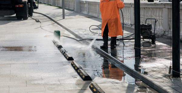 Parking Lot Pressure Washing in Lehigh Acres