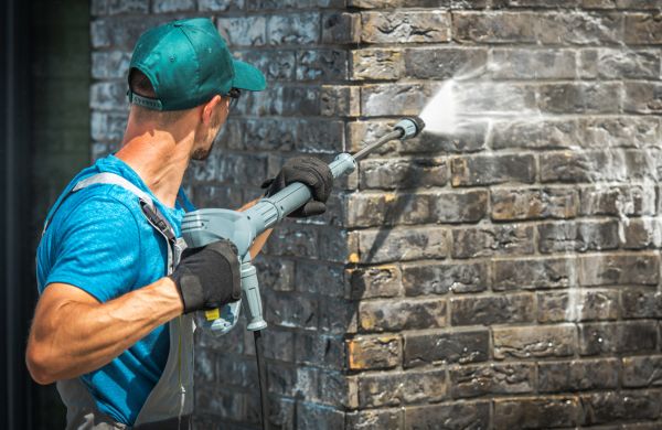 Cost of Brick Wall Cleaning in Lehigh Acres