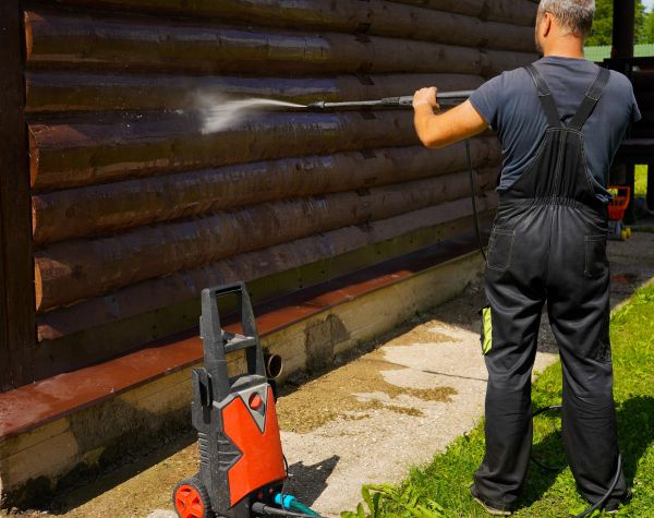 Cost of Log Home Pressure Washing in Lehigh Acres