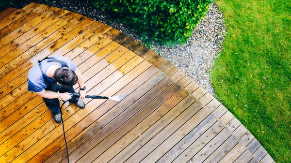 Cost of Deck Pressure Cleaning in Lehigh Acres