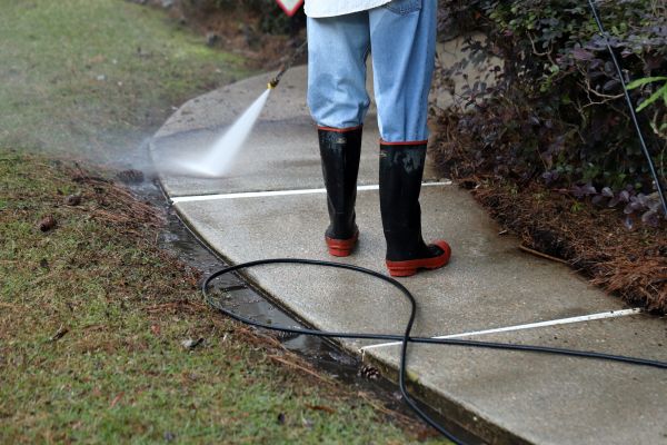 Cost of Sidewalk Pressure Cleaning in Lehigh Acres