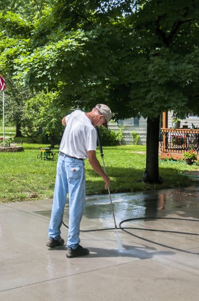 Cost of Driveway Concrete Cleaning in Lehigh Acres