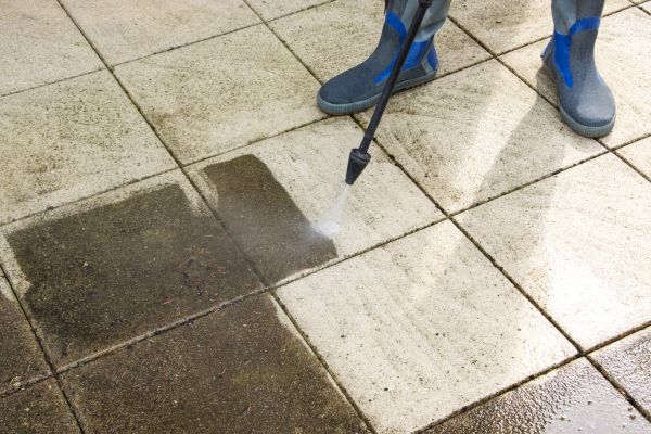 Cost of Outdoor Concrete Cleaning in Lehigh Acres