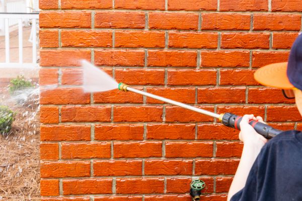 Cost of Wall Pressure Washing in Lehigh Acres