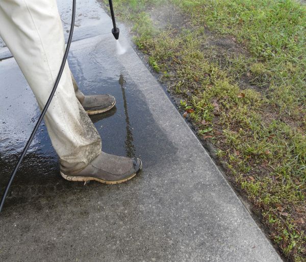 Cost of Concrete Slab Powerwashing in Lehigh Acres