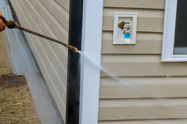 Cost of Vinyl Siding Cleaning in Lehigh Acres